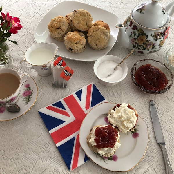 Cream Tea Baking Kit - Hold your own British style cream tea party and celebrate with a much loved tradition from Great Britain.