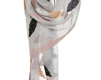 Organic Cashmere Pashmina – Ash Grey Shawl with Pastel Embroidery, Soft Leaf Design, and Natural Pearls