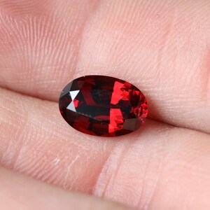 3.33ct Oval Rhodolite Granat: Röd Pyrope Almandine Ädelsten bild 4