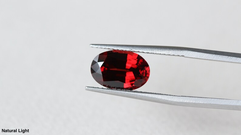 3.33ct Oval Rhodolite Granat: Röd Pyrope Almandine Ädelsten bild 3