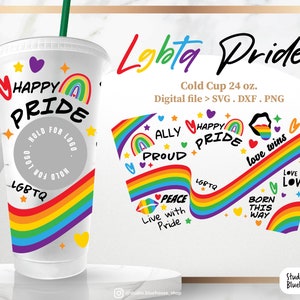 Peut inclure: Un gobelet froid transparent avec une paille verte, orn&eacute; d'un arc-en-ciel et des mots "Happy Pride" et "LGBTQ". Le design comprend des c&oelig;urs, des &eacute;toiles et un arc-en-ciel, pour un gobelet de 24 oz.