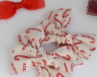 Noeud à moulinet en canne de bonbon ~ Noeuds pour cheveux bébé et enfant, Noeuds pour cheveux à moulinet, ensembles queue de cochon, accessoires pour cheveux pour tout-petits, faits main.