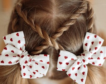 Noeud à roue Merry Little Hearts ~ Noeuds pour cheveux bébé et enfant, Noeuds pour cheveux à moulinet, ensembles queue de cochon, accessoires pour cheveux pour tout-petits, faits main.