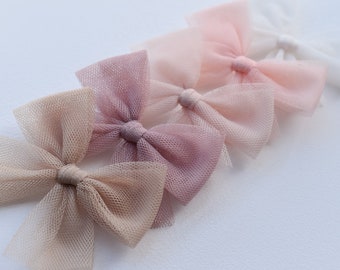 Fiocchi in tulle ~ Fiocchi per capelli per neonati e bambini, fiocchi per capelli a girandola, fiocchi in chiffon, set di code di maiale, accessori per capelli per bambini, fatti a mano.