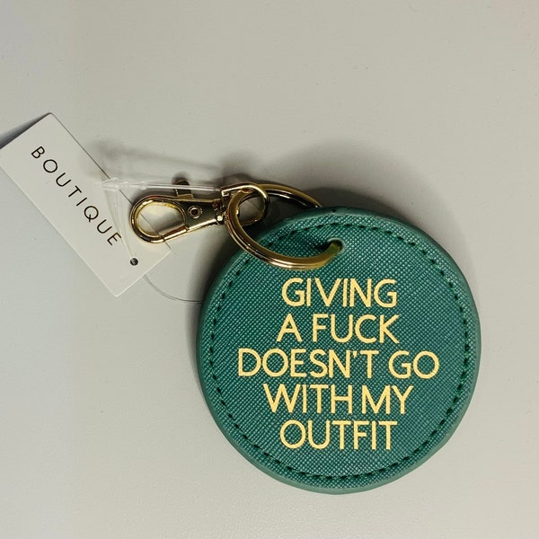 Funny Quote Keychain // Sarcastic Keyring, Giving A Fuck Doesn’t Go With My Outfit, Small Gift For Bestfriend, Funny Gift For Her