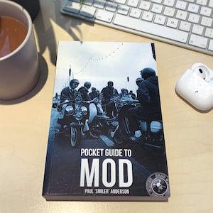 Small faces　the young mods' forgotten Small Faces: the Young Mods' Forgotten Story. by Paola