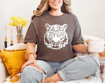 Chemise Comfort Colors Tigers pour le match, t-shirt football Mom