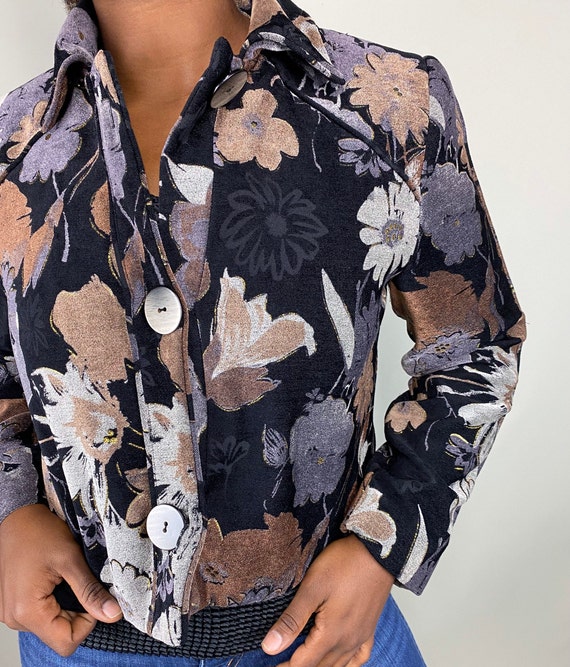 Dark floral Harve Benard jacket with large buttons