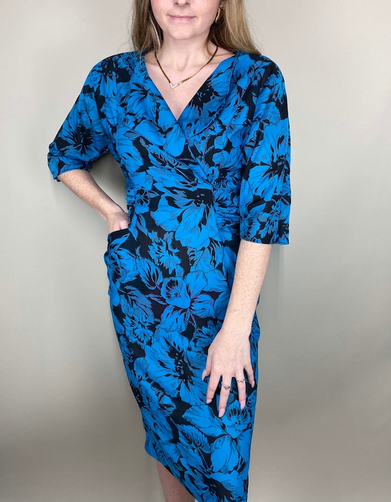Bright blue & black floral tailored v neck dress … - image 1
