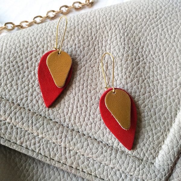 Boucles d'oreilles en cuir daim rouge et doré