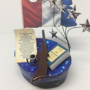 Les Misérables Miniature Musical Theatre Display Box