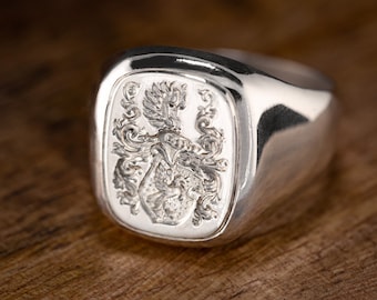 Solid signet ring with beautiful coat of arms made of 925 silver