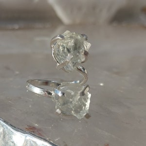 Twin ring prasiolite