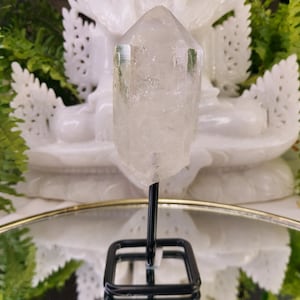 Rock crystal peak on stand