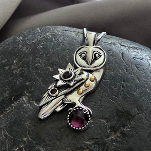 Colgante de búho en plata de ley 925 - Joyas de granate - Colgante de granate con piedra de nacimiento - Colgante de búho encantador - Colgante con piedra de nacimiento - Collar de búho femenino Granate