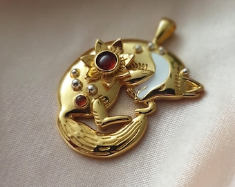 18k Gold Sleeping Fox Pendant with Garnet gemstones - Fox jewelry - Fox gift - Birthstone pendant - Spiritual protection - Fox necklace
