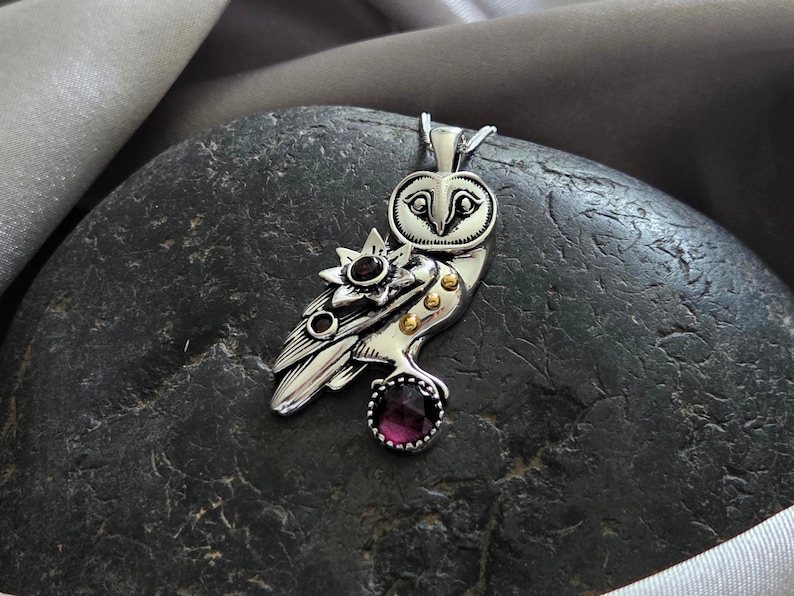 Colgante de búho en plata de ley 925 - Joyas de granate - Colgante de granate con piedra de nacimiento - Colgante de búho encantador - Colgante con piedra de nacimiento - Collar de búho femenino Granate