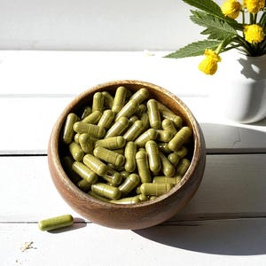 Organic Moringa Leaf Capsules | Natural Plant-Based Vegan Supplements | Holistic Herbal Health