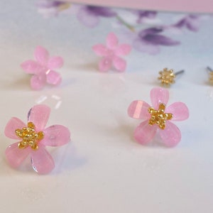 Set of 3 Pairs Floral Stud Earrings / Colored Flower Earrings / Boho Earring Set / Nature Earring Set / Pastel Color Flower Earrings