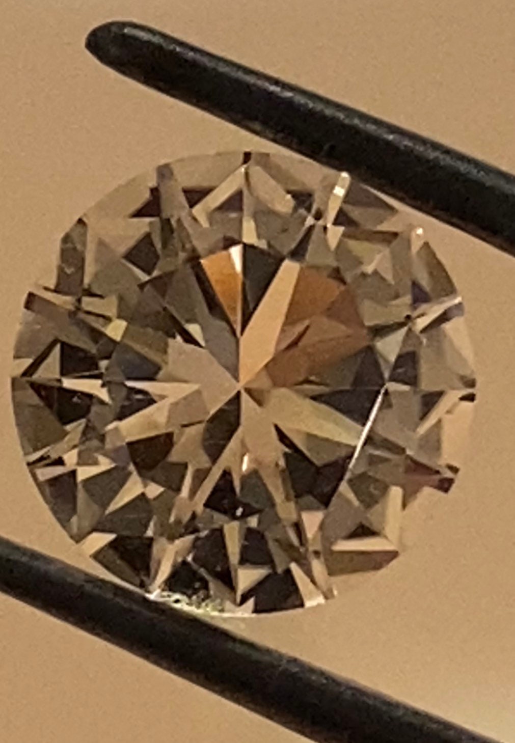 ハーキマーダイヤモンド
ピアス ハーキマーダイヤモンドクォーツ 9.63 x 5.54 mm、2.45 カラット。非