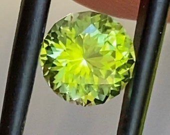 Arizona Peridot, mixed cut 1.00 carats Width 6.08 mm, depth 4.47 mm San Carlos Arizona peridot