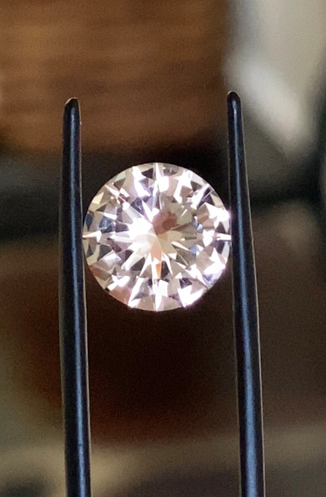 ハーキマーダイヤモンド
ピアス ハーキマーダイヤモンドクォーツ 9.63 x 5.54 mm、2.45 カラット。非