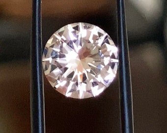 ハーキマーダイヤモンドクォーツ 9.63 x 5.54 mm、2.45カラット。非