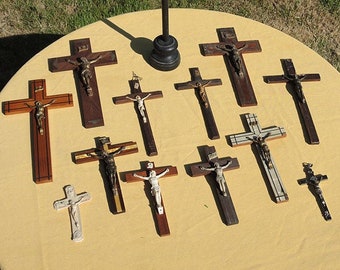 Surtido de 12 Cruces de Muralla Francesa Antigua: Objetos Religiosos / Devocionales