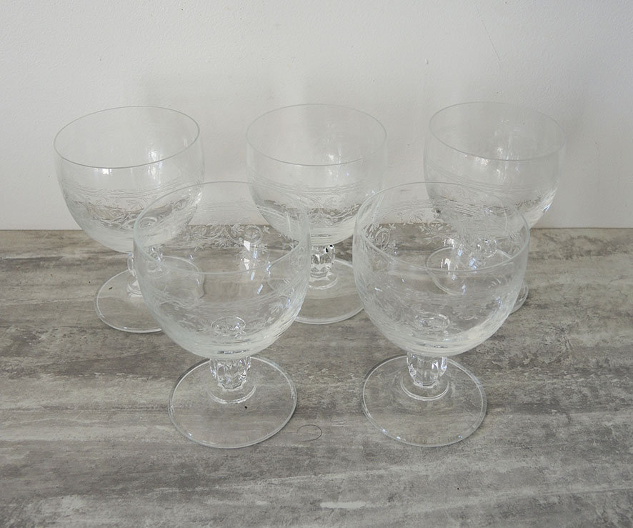 5 Antique French Engraved Crystal Stemmed Glasses H 10, 5 cm
