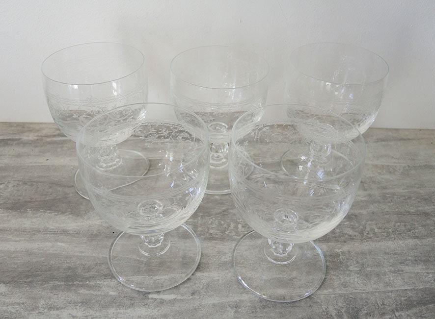 5 Antique French Engraved Crystal Stemmed Glasses H 11, 5 cm