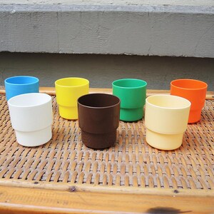 Vintage Französische Hebel Stapelbare Plastikbecher