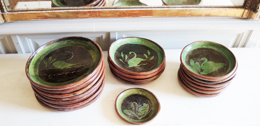 Plaque en Terre Cuite Mexicaine Antique Réglée avec Le Décor de Cygne