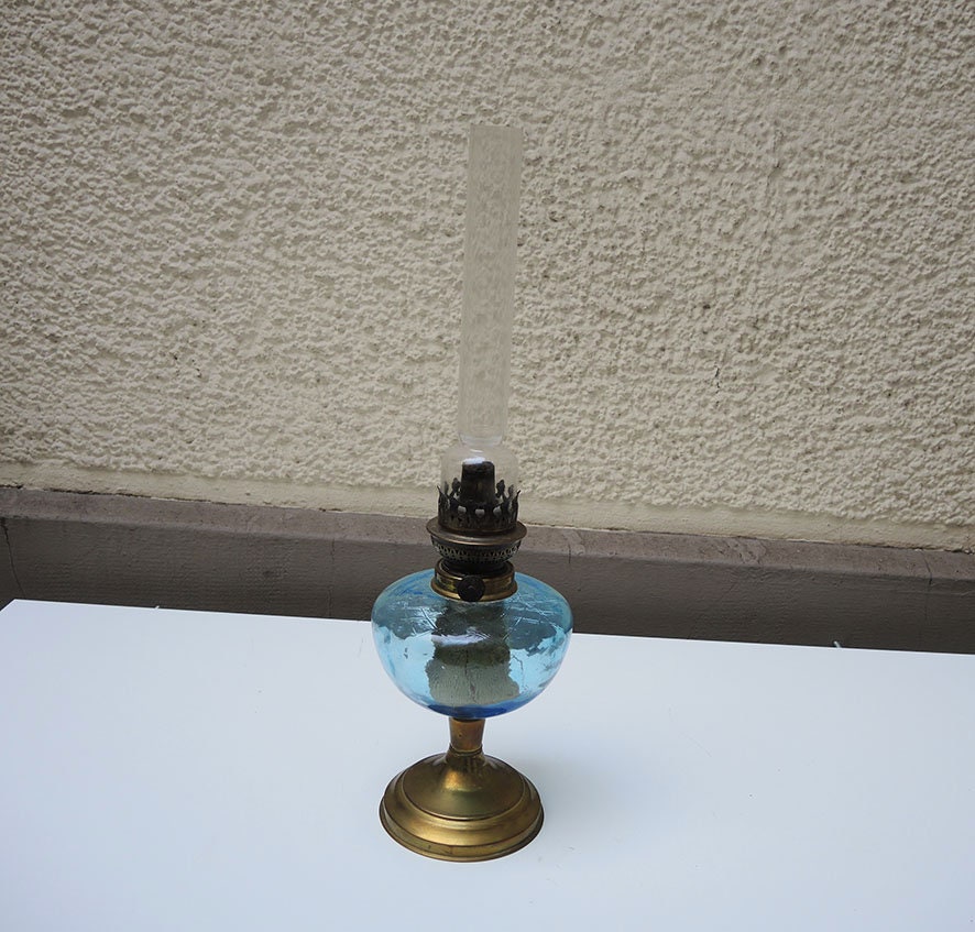 Decorative Double Wick Brass Oil Lamp Victorian or Edwardian 