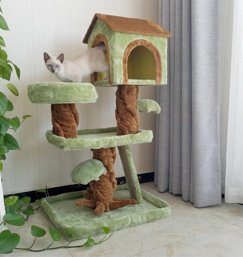 green cat statue
