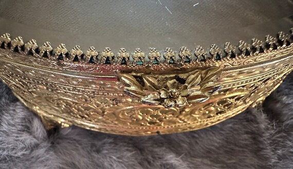 Vintage Ormolu Oval Filigree Glass Jewelry Casket… - image 6