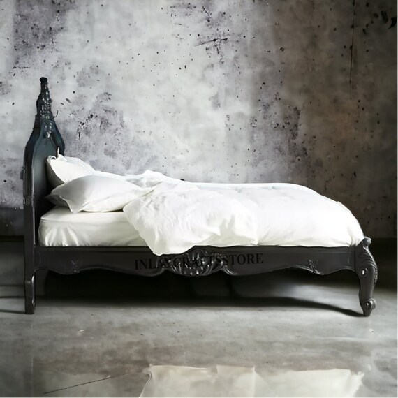 Anthropologie 2024 menara bed
