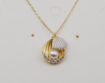 14k Gold plated and Solid Sterling Clam Scallop shell and pearl necklace (925 Silver, 14k Gold plated)