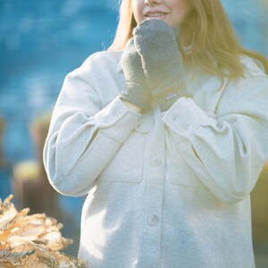 Ladies knitted wool mitten with Thinsulate lining image 5