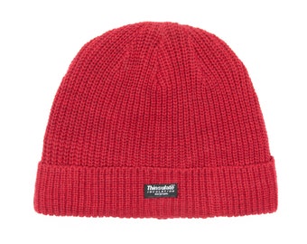 Women's knitted hat made of wool with thinsulate lining