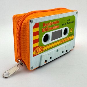 Upcycled Vintage Cassette Wallet - Retro Tonband verwandelt in Münz-, Bargeld- oder Ohrhörerhalter - einzigartiges handgefertigtes, umweltfreundliches Accessoire