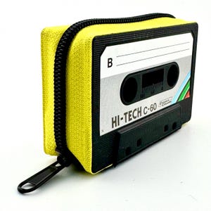 Upcycled Vintage Cassette Wallet - Retro Tonband verwandelt in Münz-, Bargeld- oder Ohrhörerhalter - einzigartiges handgefertigtes, umweltfreundliches Accessoire