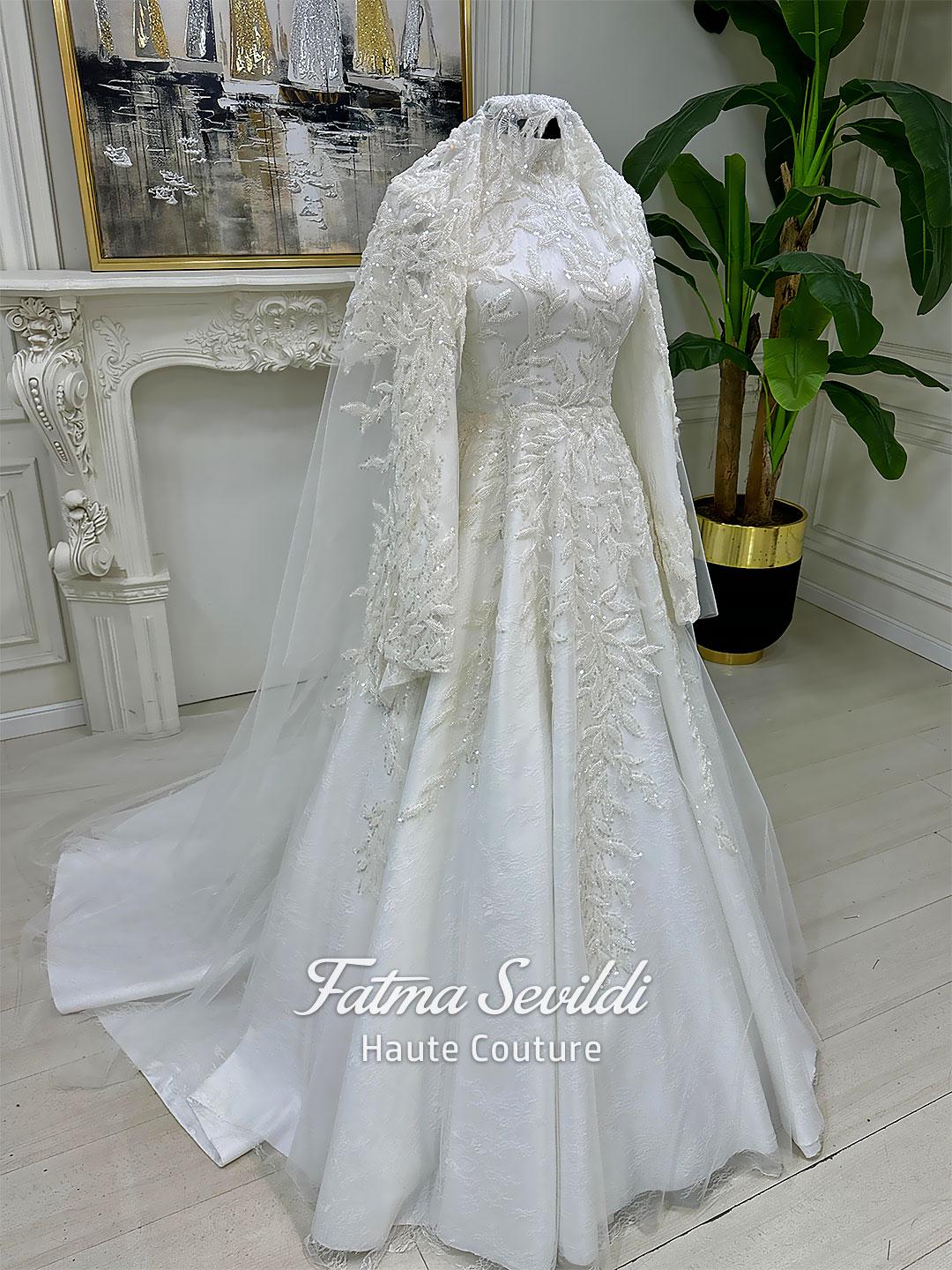 lace sleeve refined dress A-line Long Sleeve Wedding Dresses V-neck Elegant Lace Bridal Gown SEW028