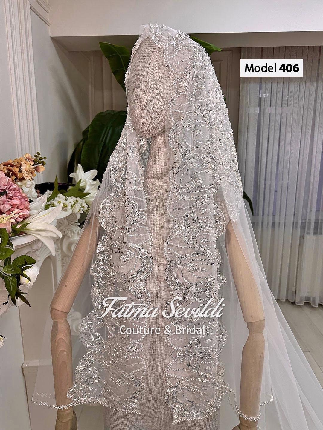 Veiled Model ELEGANT VEILS / Hijab Head Set, Lace Edge Veil, Cathedral Veil, Vintage ...
