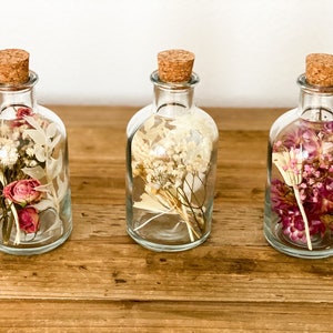 Dried flowers in a glass large Dried flower bouquet in a glass, also as a candle holder, flower glass, also with LED light chain