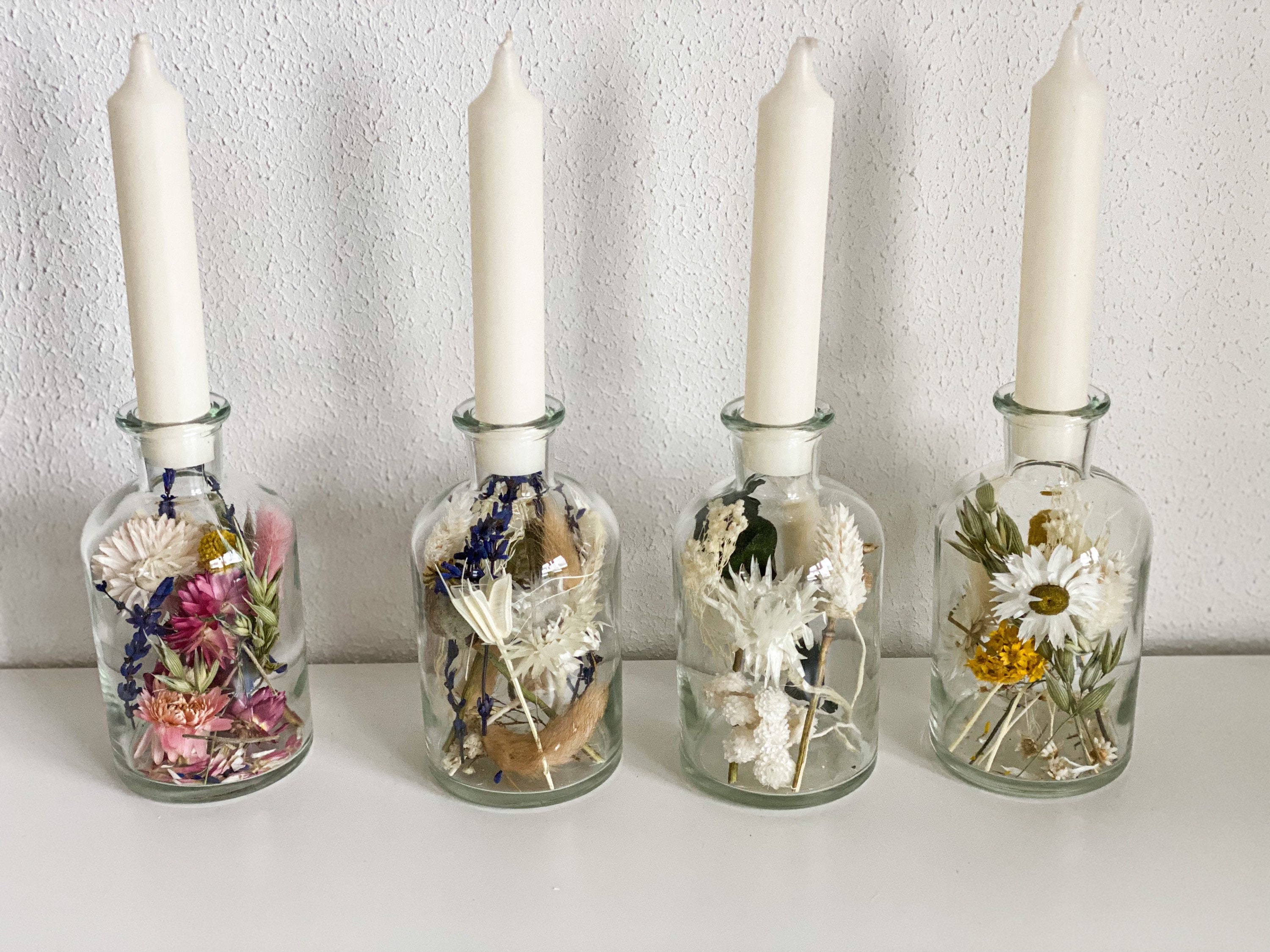Trockenblumen im Glas, Trockenblumenstrauß im Blumenglas, auch als Kerzenständer, Kerzenglas