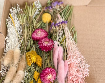DIY Trockenblumen DIY-Set „natural Flowers“, DIY-Trockenblumenstrauß, Trockenblumenkranz in Rosa, Weiß, Bordeaux, Grün