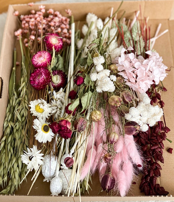 DIY Trockenblumen DIY-Set „romantische Blumenwiese“, DIY-Trockenblumenstrauß, Trockenblumenkranz in Rosa, Weiß, Bordeaux, Grün