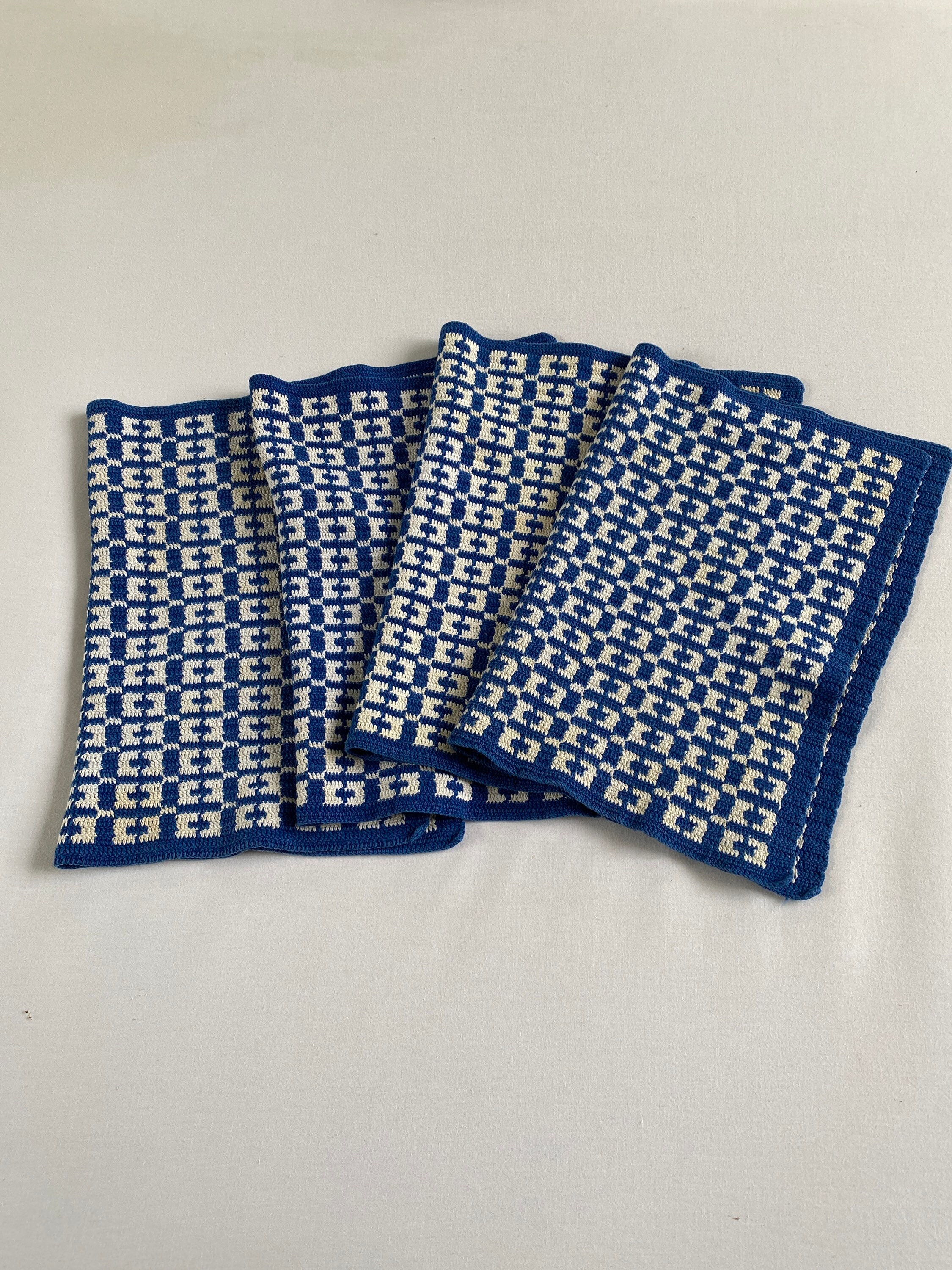 Set Of 4 Crochet Placemats Table Linens Vintage Handmade Kitchen Décor Blue & White