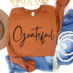 Grateful Thanksgiving Crewneck Sweatshirt: Cozy Fall Sweater
