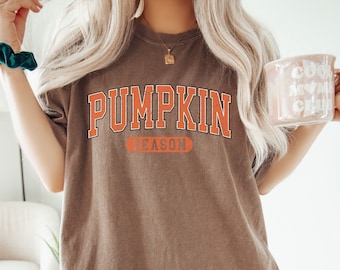 Camiseta Pumpkin Season Comfort Colors®: Camiseta con gráfico retro otoñal